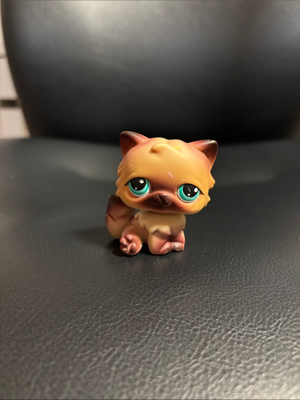 Littlest Pet Shop LPS #22 Persian Cat Brown Hair with Teal Eyes